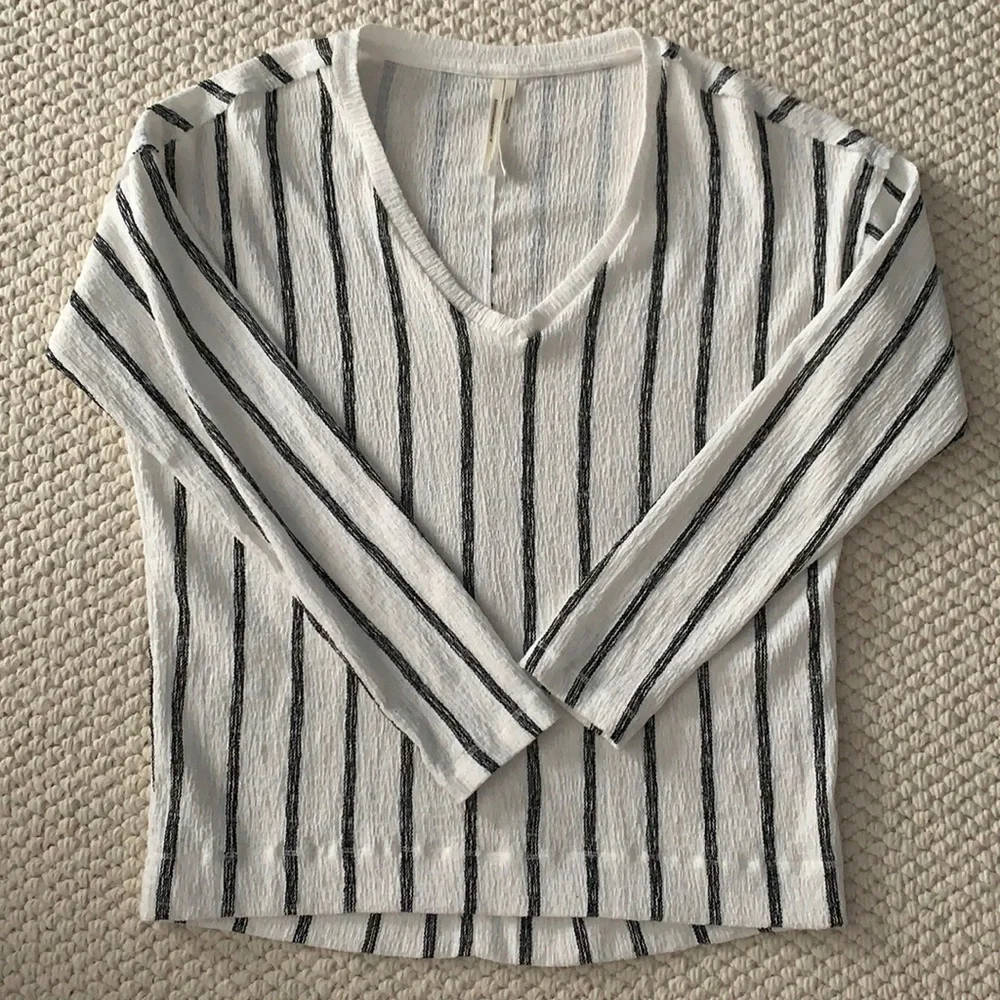 🖤🤍Anthropologie white with black striped top - Picture 1 of 5